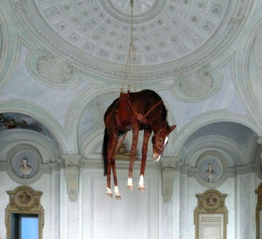 Maurizio Cattelan, Novecento, 1997, installazione, Courtesy Castello di Rivoli, Torino. © l'artista
