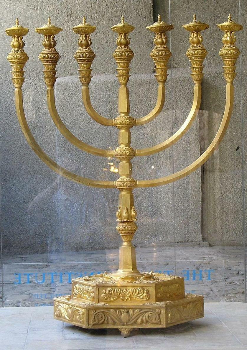800px-menorah_0307.jpg