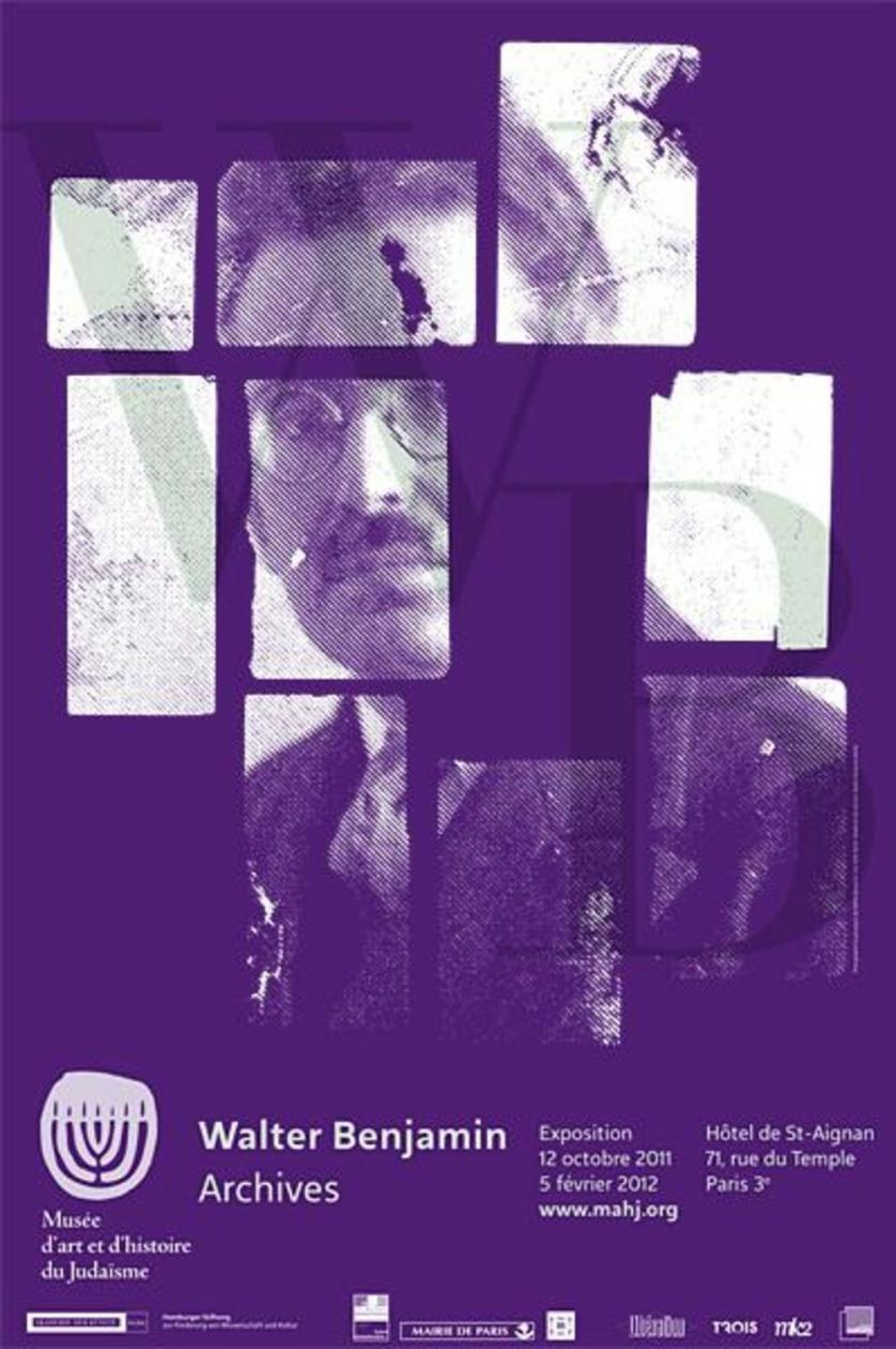 Manifesto della mostra "Walter Benjamin Archives", Fotografia del passaporto di Walter Benjamin, Berlino 1928. In alto, foto 1. Appunti sull'aura; foto 2. Kurt Schwitters, 1947; foto 3. Benjamin in uno scatto di Gisèle Freund a Pontigny; foto 4. Arno Gisinger, Port Bou 2005.