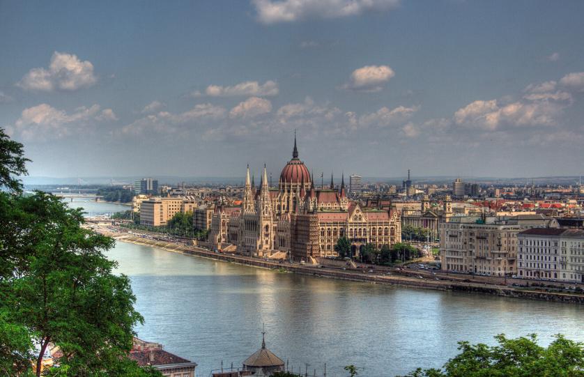 budapest_parlament_building.jpg