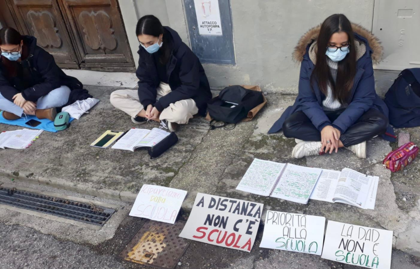 lezioni-aperto-scuola-covid.png