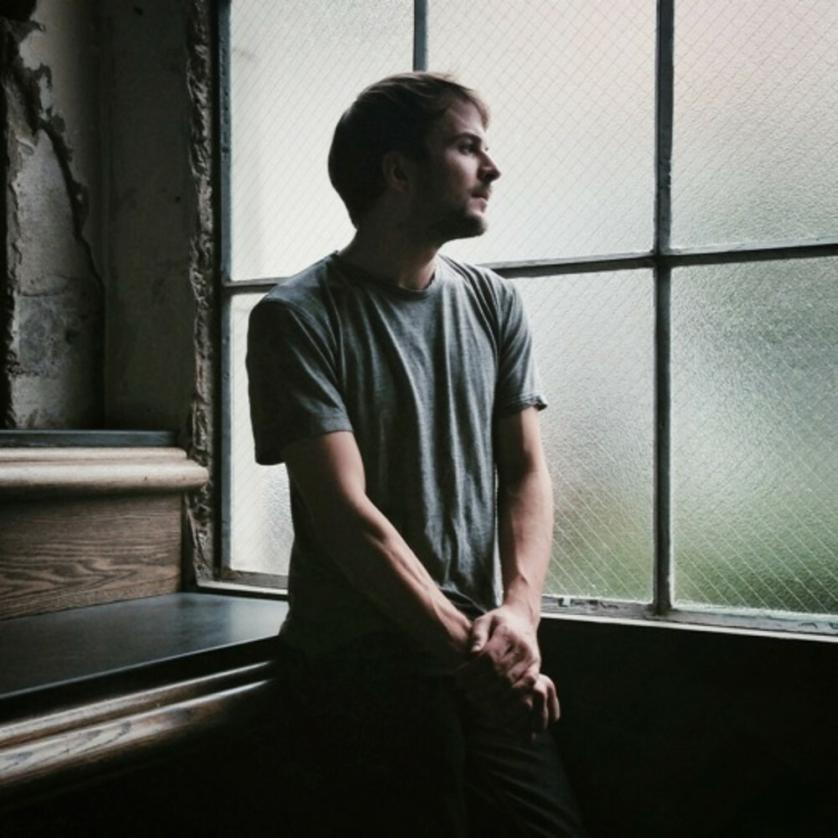 nils_frahm_-_portrait_by_michal_oneal_02_colour_web.jpeg