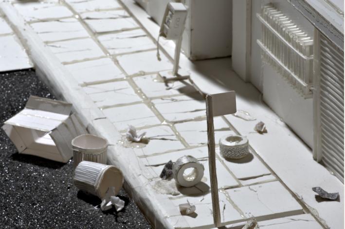 Tom Sachs, The Choice (Ghetto – Sculpture Park), 2001/2002, Foamcore e colla a caldo.