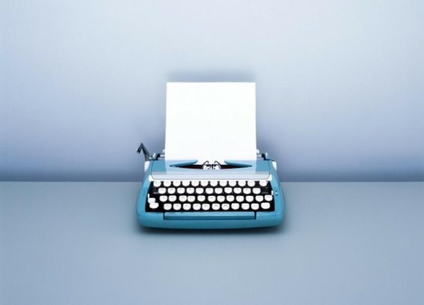 sheet-of-blank-paper-in-typewriter-redonline.co_.ukgetty_landscape_0.jpg