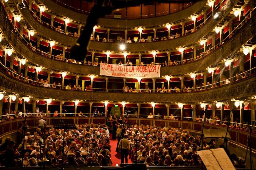 teatro_valle_occupato.jpg