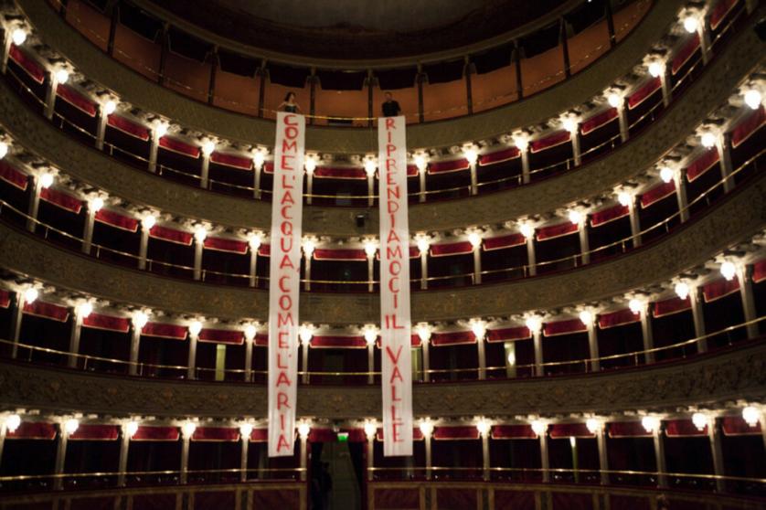 teatrovalleoccupato.jpg