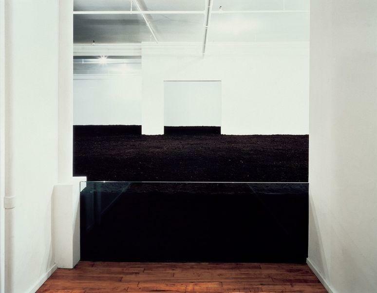 Walter De Maria, The New York earth room, 1977, ph John Cliett.