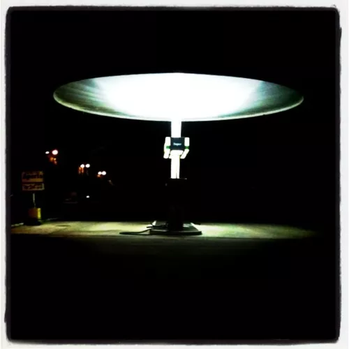i ♥ gas station @ come fosse elliot noyes mobil oil ma siamo @ a crescenzago milano.