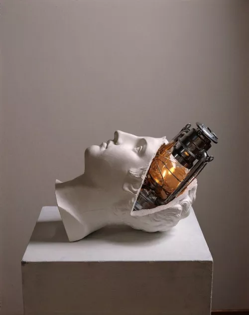 Opera di Claudio Parmiggiani: Senza Titolo,1985.