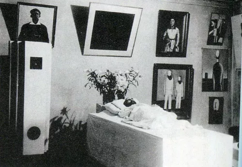Malevič sul letto di morte.