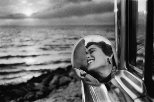Elliott Erwitt, Santa Monica California, 1955, © Elliott Erwitt and Magnum Photos.