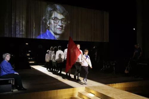 Un’immagine dello spettacolo, ph. Ute Langkafel MAIFOTO.
