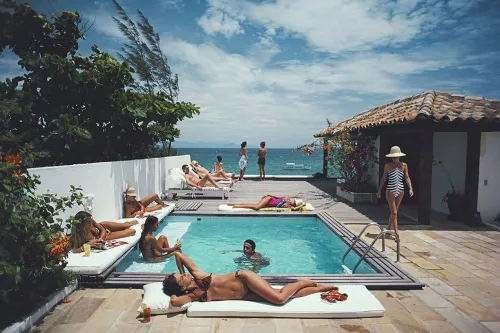 Ph Slim Aarons.