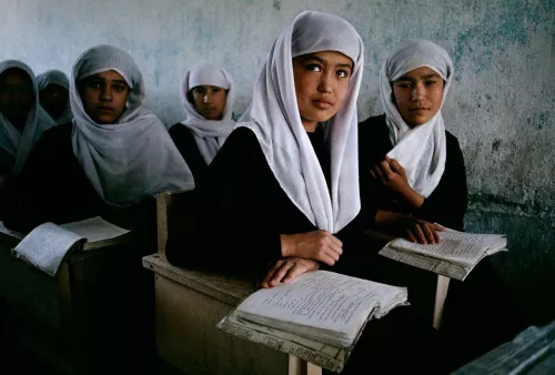 Ph Steve McCurry.