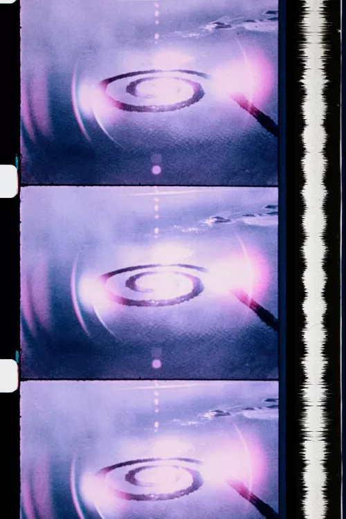 Robert Smithson, Spiral Jetty, 1970, Film 16mm colore, suono, 32 min, Centre Pompidou , Musée national d’art moderne, Paris.
