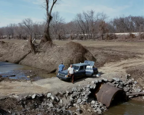 Alec Soth - Sleeping by Mississippi