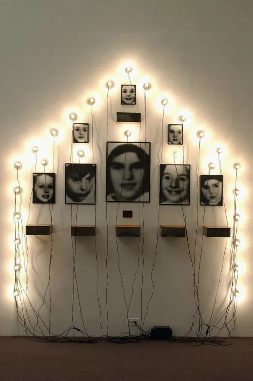 Christian Boltanski, Monument, 1989.