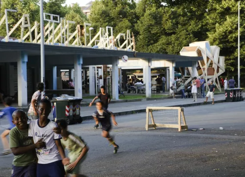 Cantiere Barca, Raumlabor Berlin, 2011-2013, via Anglesio, Torino, mediazione culturale di Giulia Majolino e Alessandra Giannandrea, a cura di a.titolo e Maurizio Cilli. Foto Raumlabor.