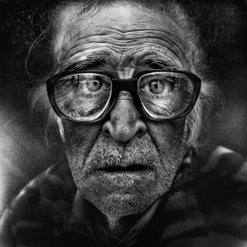 Ph: Lee Jeffries.