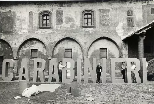 Gianni Pettena, Carabinieri, Palazzo Comunale, Novara, 1968.