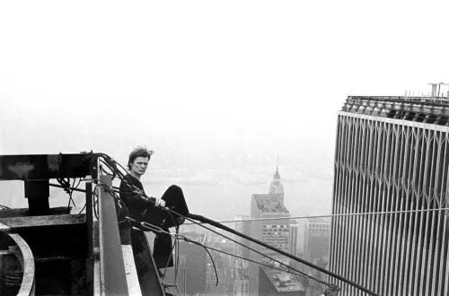 Philippe Petit in cima alle Torri Gemelle, New York 1974