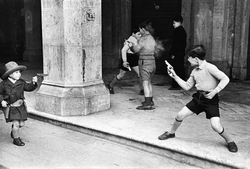 Ph Henri Cartier-Bresson.