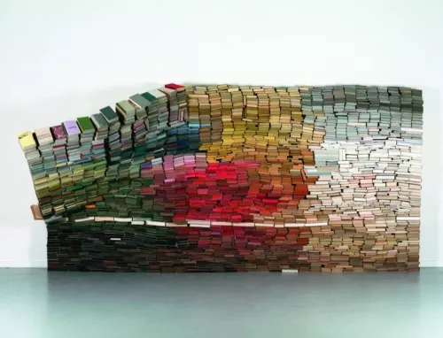 Enclosed content chatting away in the colour invisibility (2009), by Anouk Kruithof