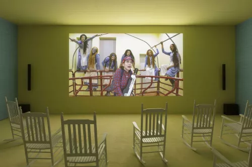 Lizzie Fitch & Ryan Trecartin, Plot Front, 2019. Fondazione Prada, Milano.