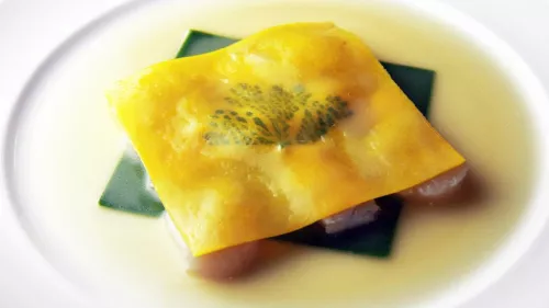 Marchesi, raviolo aperto.