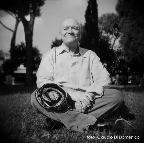 Simone Carella.